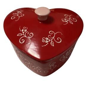 Vintage Temptations Heart Shaped Ramekin Baking Dish Lid Floral Lace Trinket Box